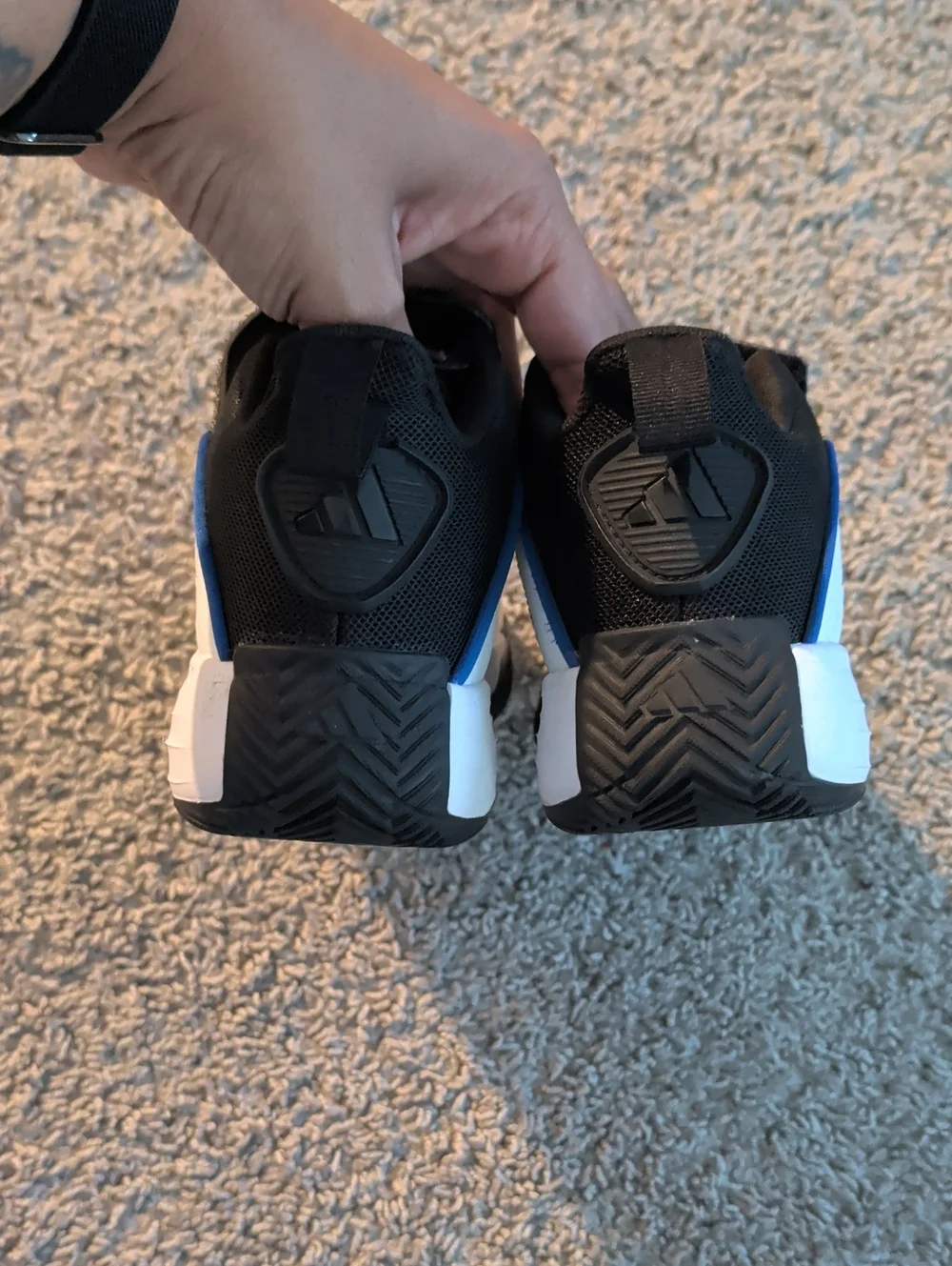 Adidas Boys White/Blue/Black Basketball Shoes Size 1